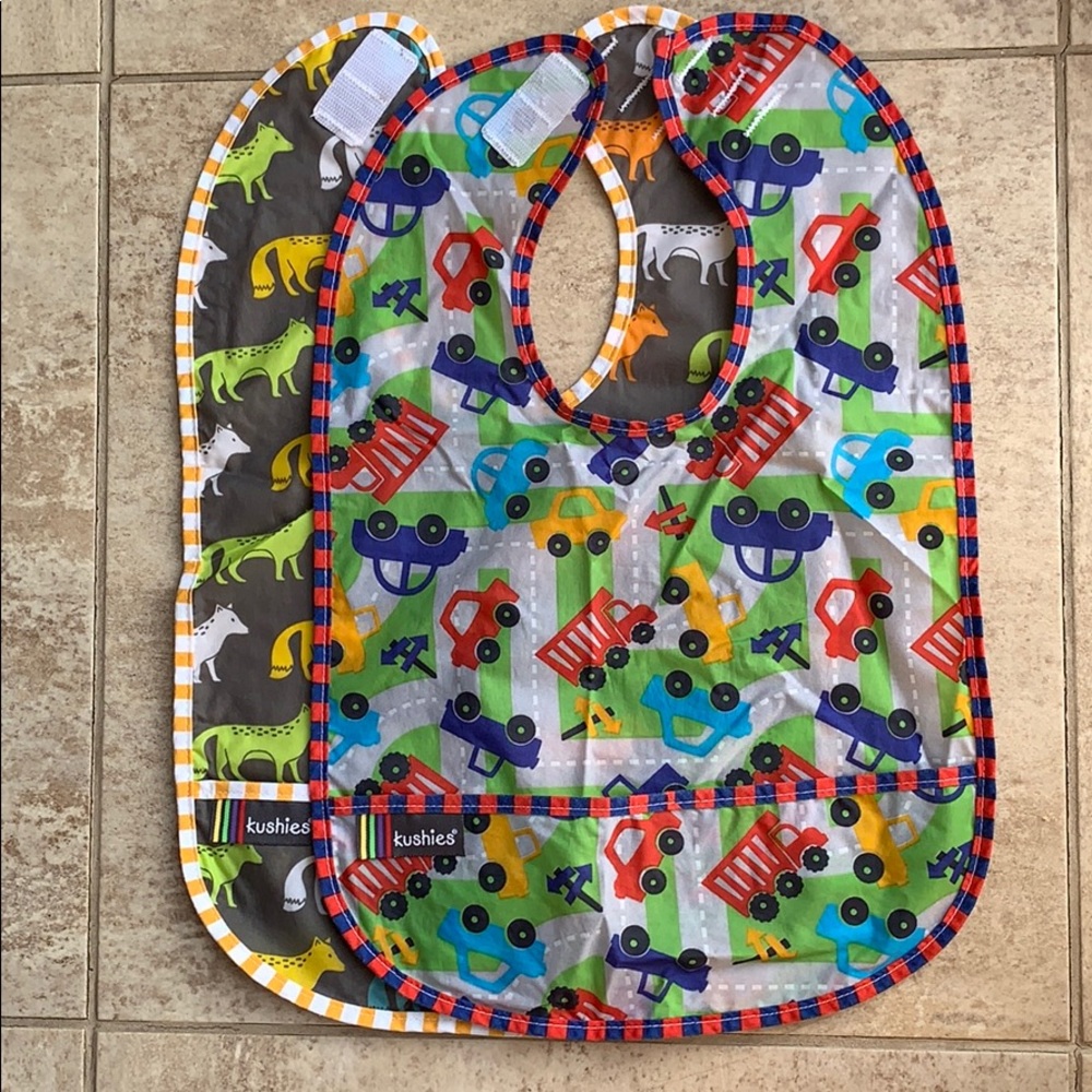 Two Kushies bibs